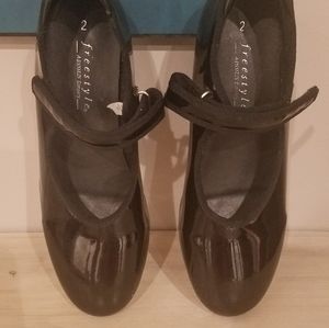 Tap shoes